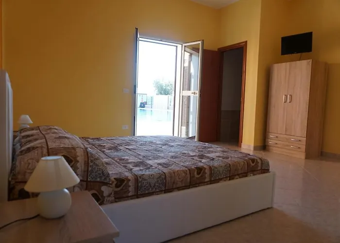 Due Delfini * Syracuse